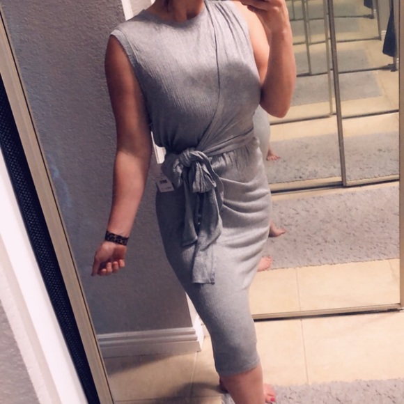 KINLY Dresses & Skirts - Kinly Crinkled Side Tie Drape Maxi Dress Gray